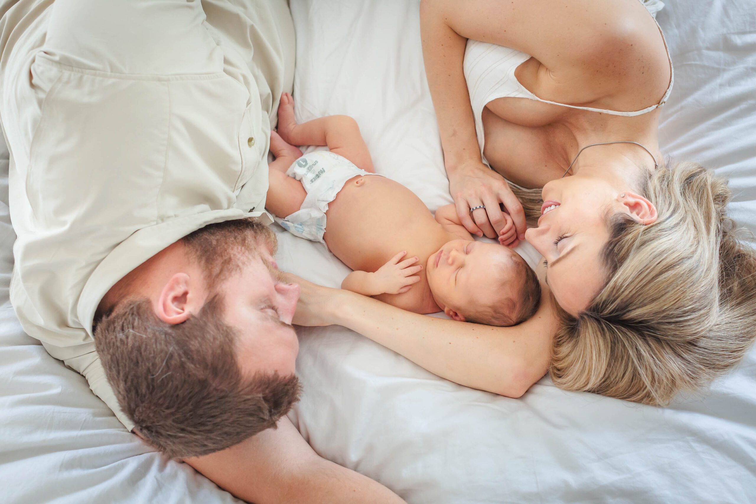 wearing neutrals for an at home newborn session (3 of 7)