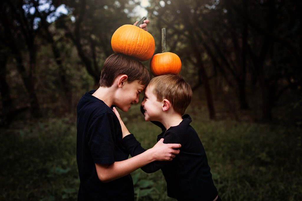 Austin-Moms-Blog-Lindsay-Herkert-Photography-Pumpkin-Head